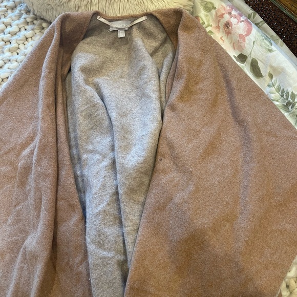 Tan Nordstrom cape - Picture 2 of 3